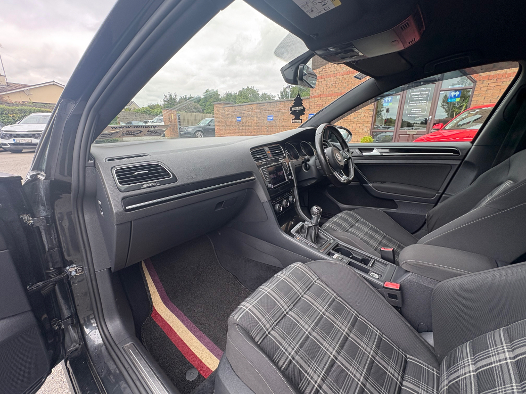 2016 Volkswagen Golf