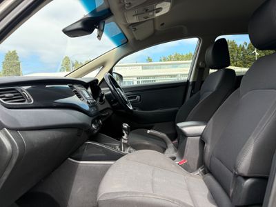 2016 Kia Carens