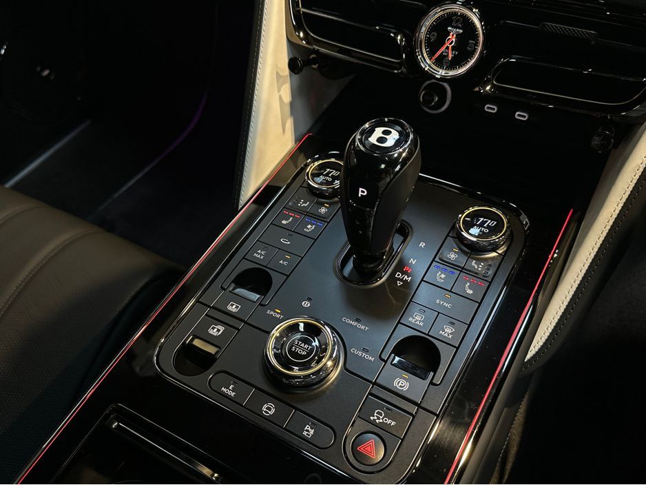 2025 Bentley Flying Spur