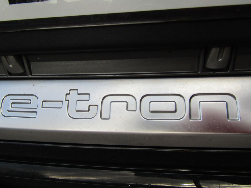 2021 Audi e-tron