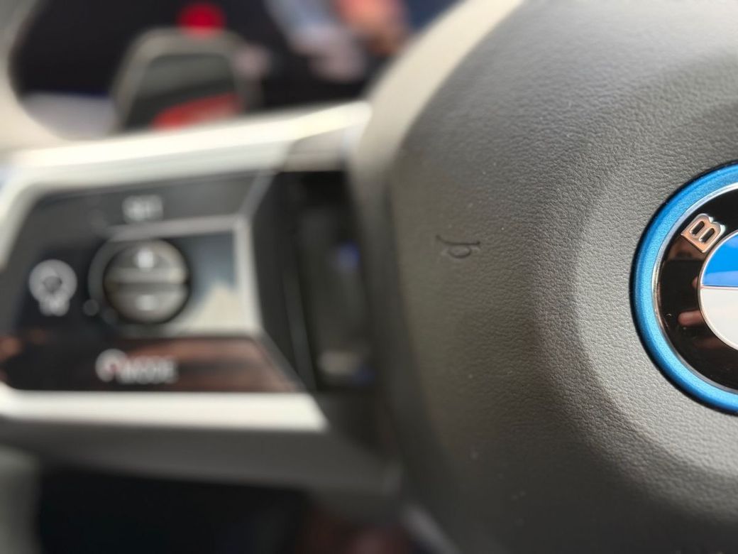 2025 BMW i5