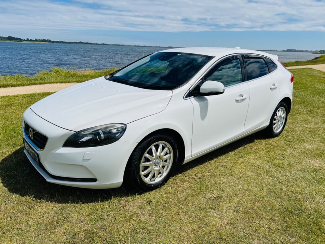 2014 Volvo V40