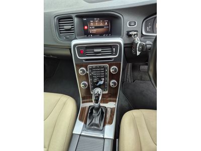 2017 Volvo V60 Cross Country