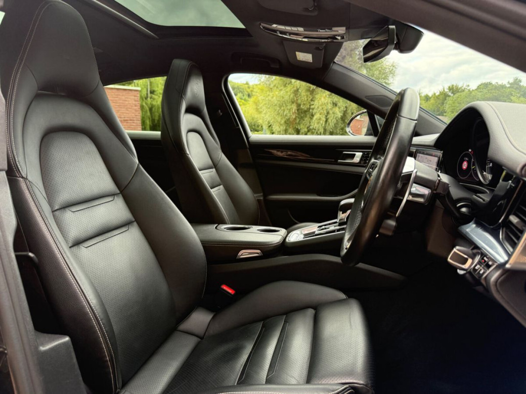 2020 Porsche Panamera