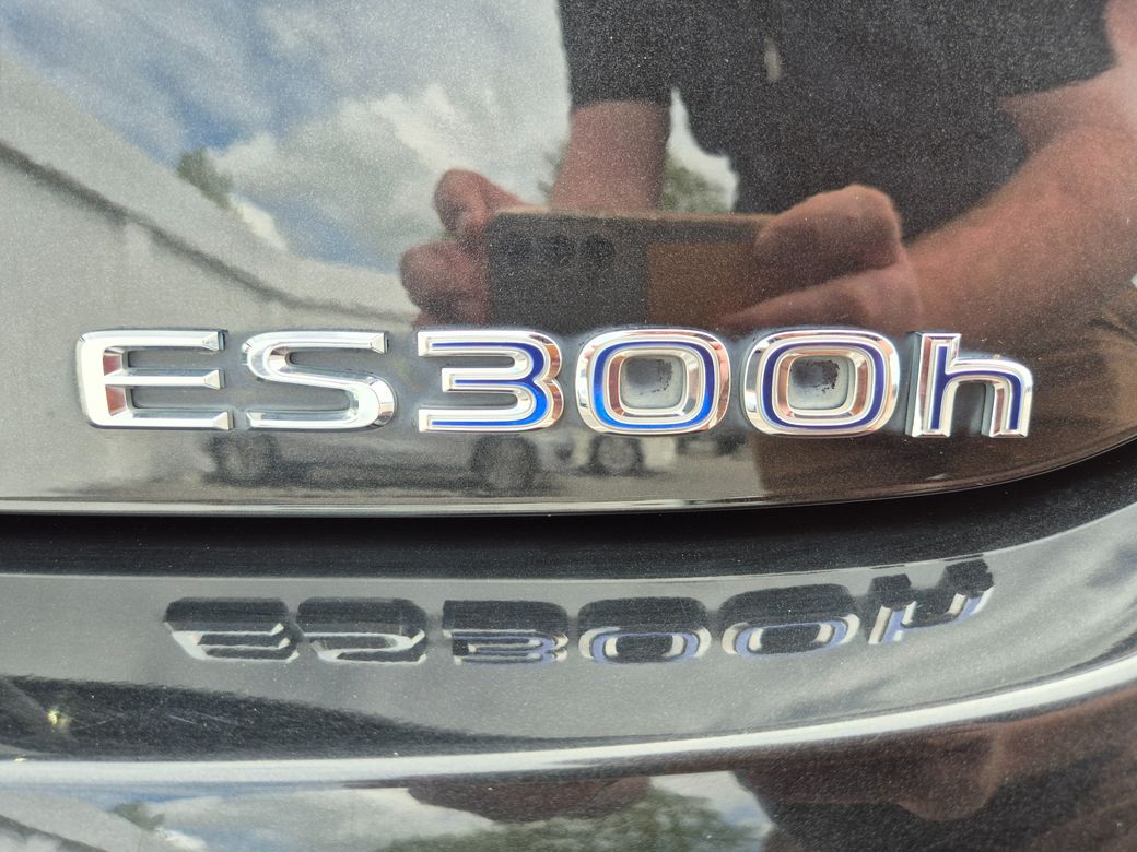 2020 Lexus ES 300h