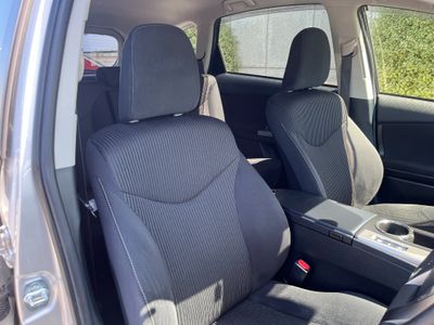2019 Toyota Prius Alpha