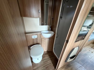 2016 BESSACARR 462 LOW PROFILE R.H.D 