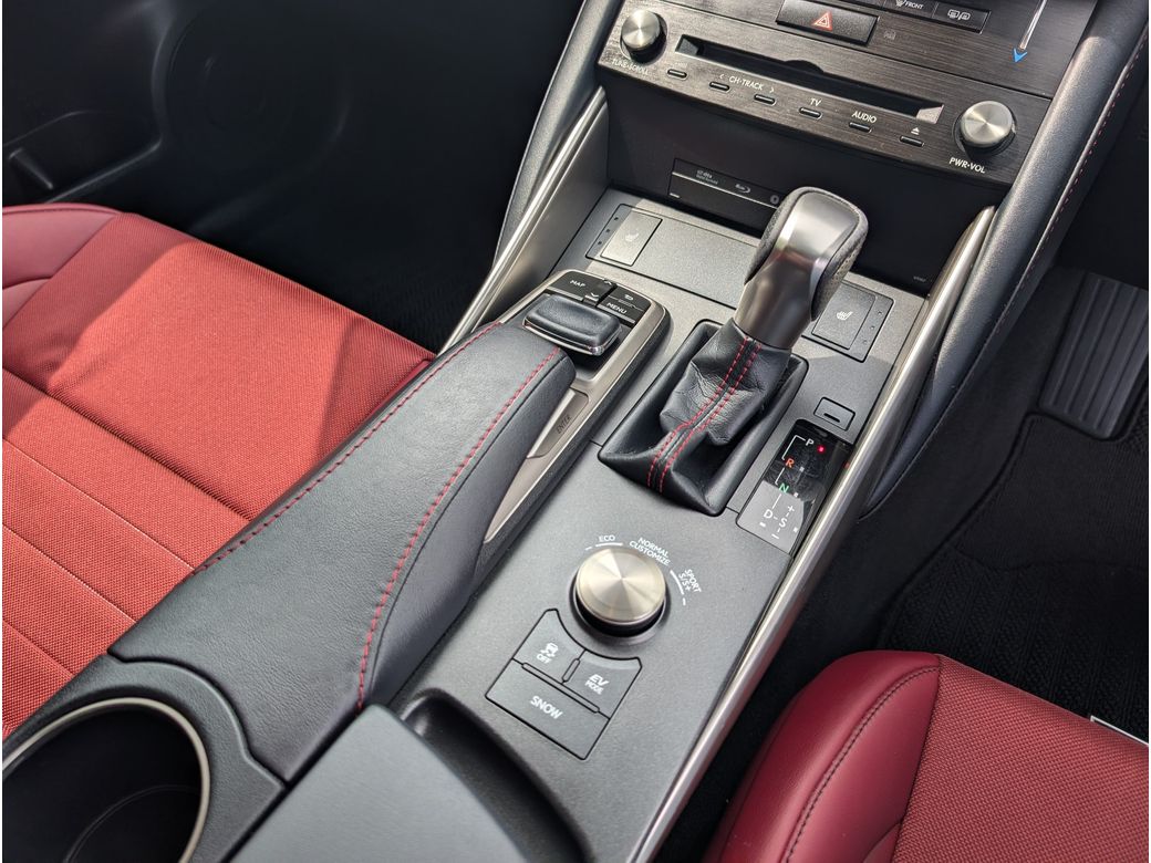 2017 Lexus IS 300h