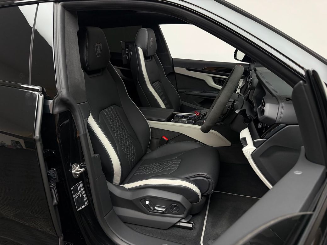 2025 Lamborghini Urus
