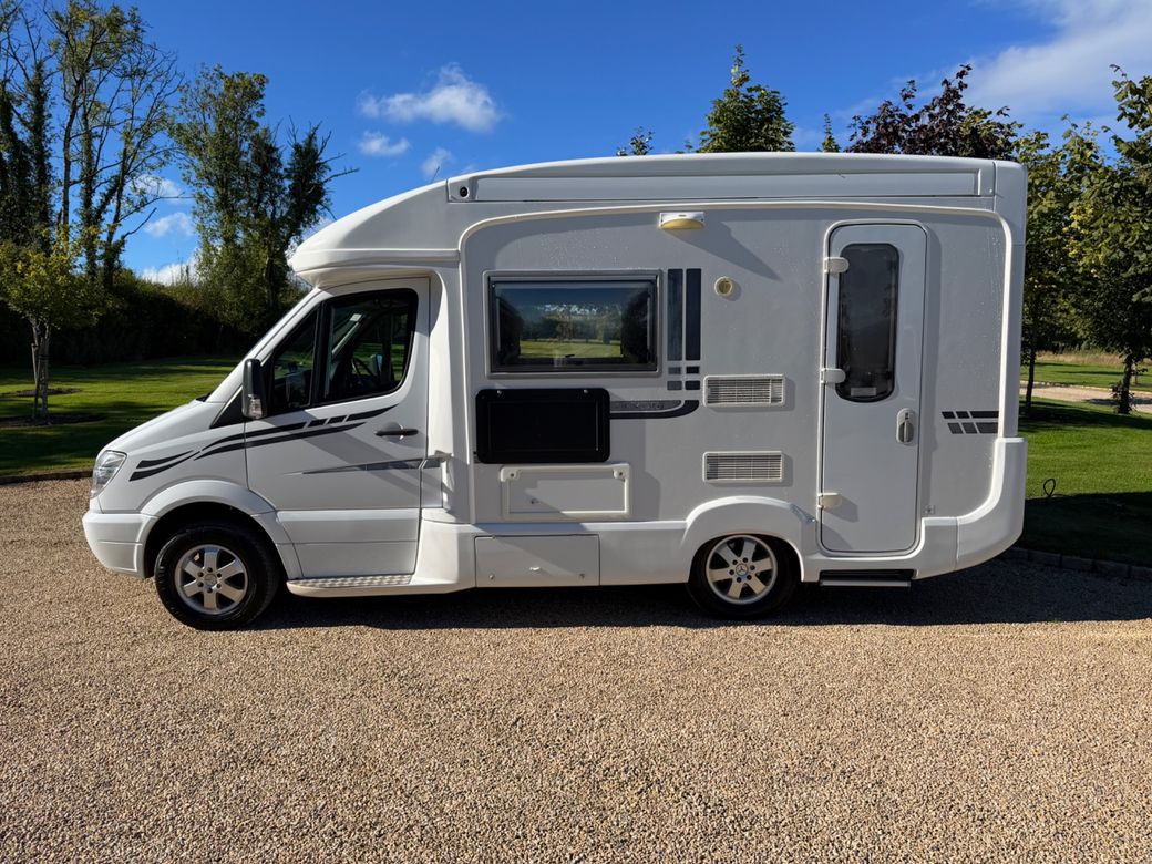 2010 AUTOSLEEPER  DEVON LOW PROFILE R.H.D AUTOMATIC 