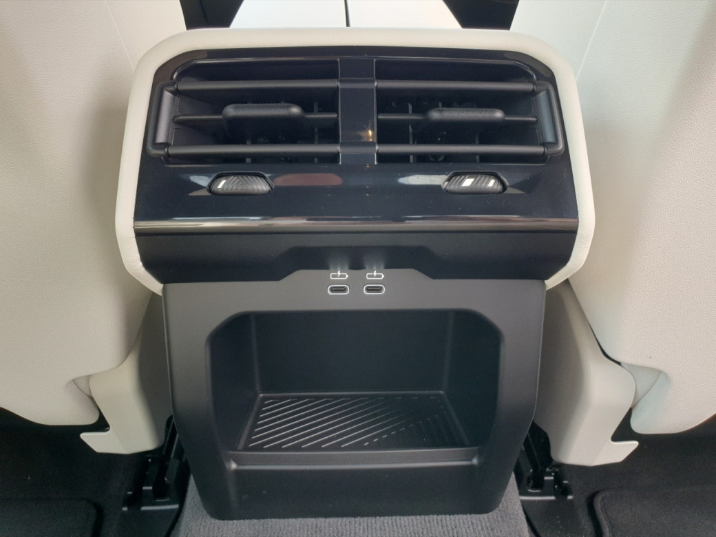 2025 BMW 530