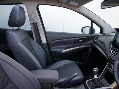 2025 Suzuki SX4