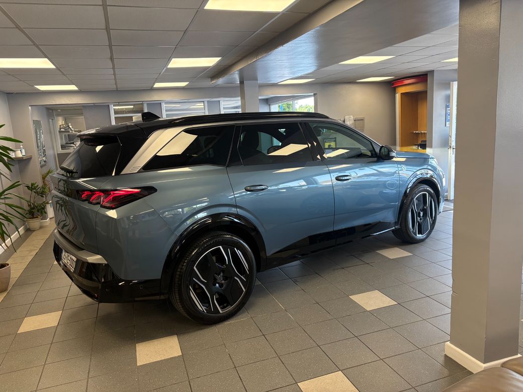 2025 Peugeot 5008