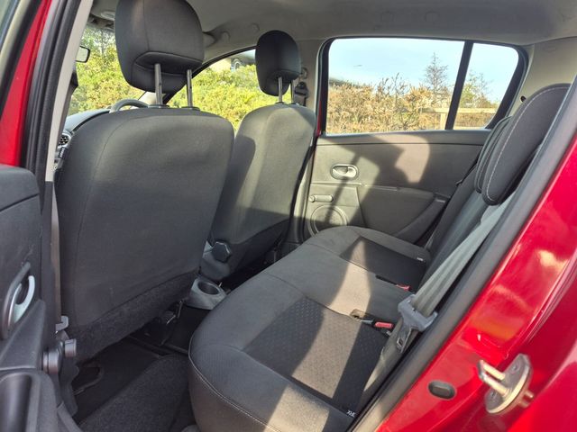 2011 Renault Clio