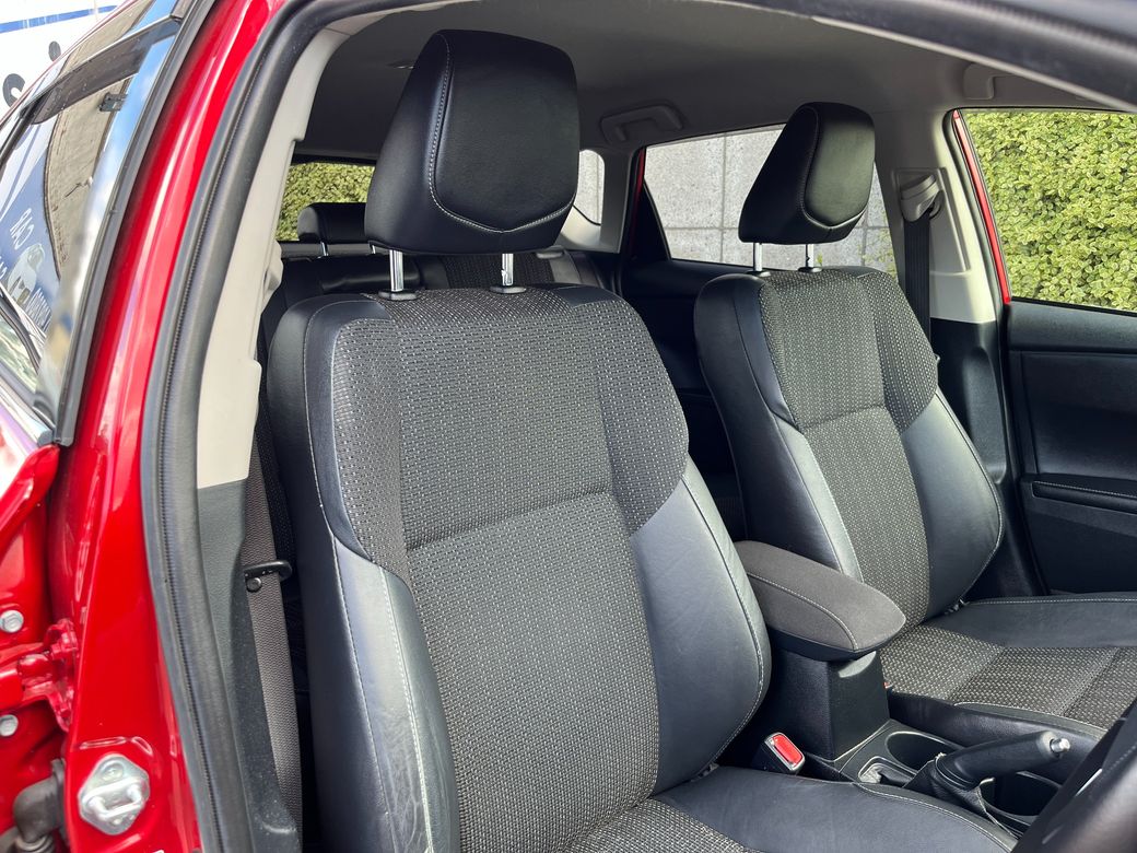 2016 Toyota Auris