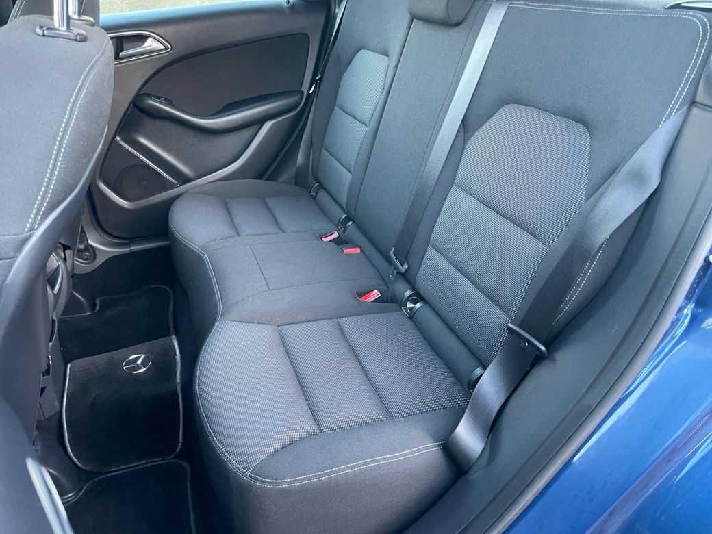 2012 Mercedes-Benz B 180