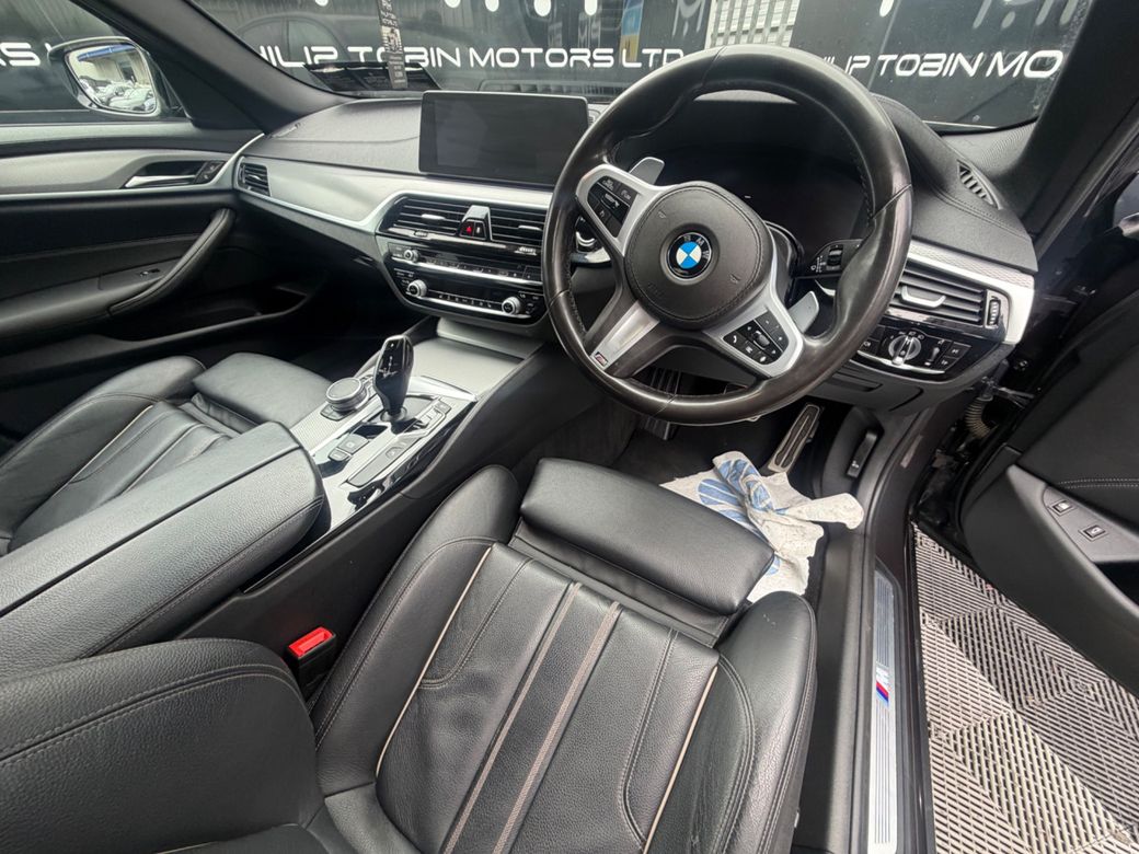 2019 BMW 530