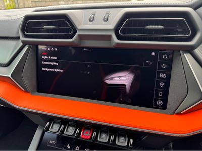 2025 Lamborghini Urus