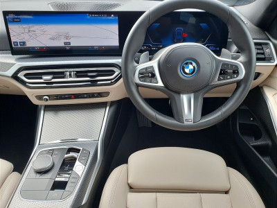 2023 BMW 330