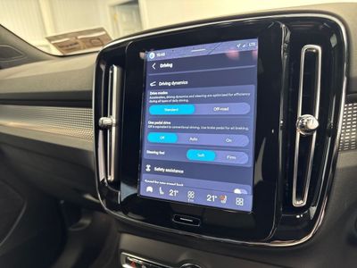 2025 Volvo EX40