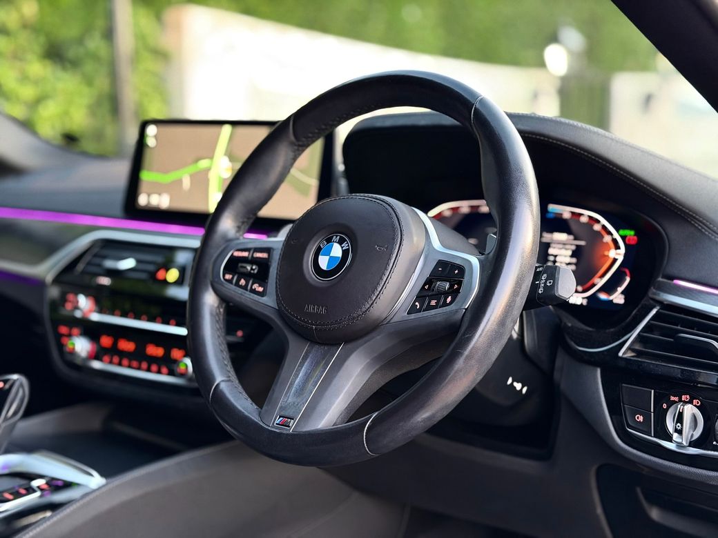 2023 BMW 520