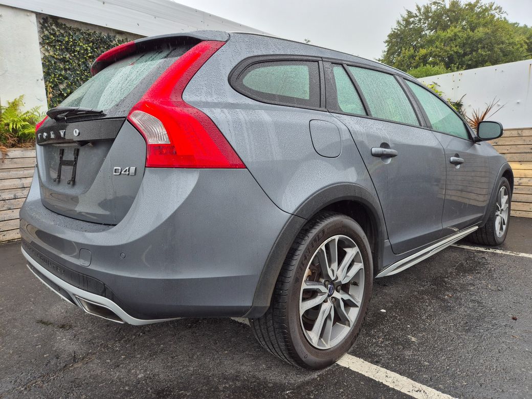 2017 Volvo V60 Cross Country