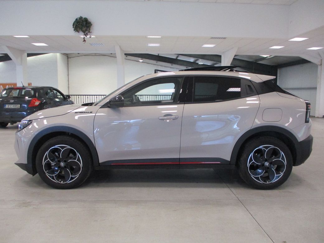 2025 Alfa Romeo Junior