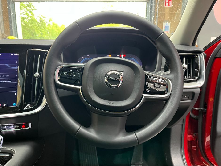 2024 Volvo V40