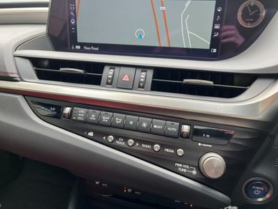 2021 Lexus ES 300h