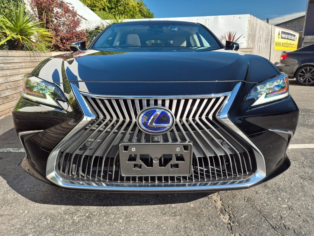 2021 Lexus ES 300h