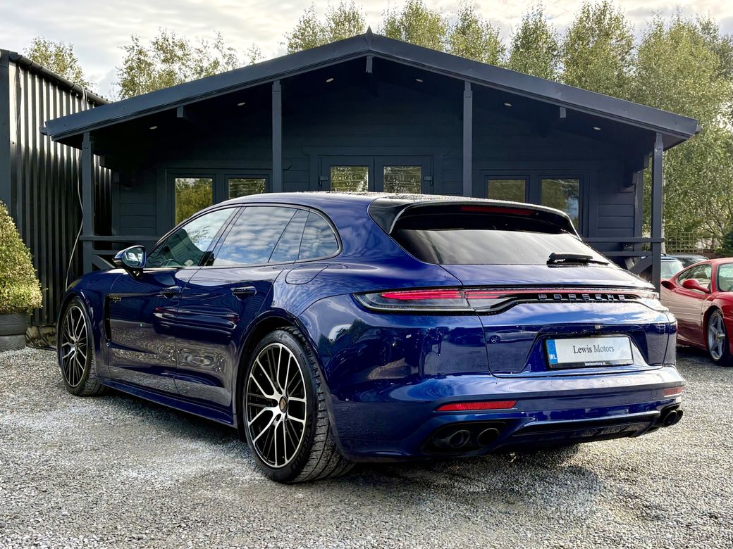 2022 Porsche Panamera