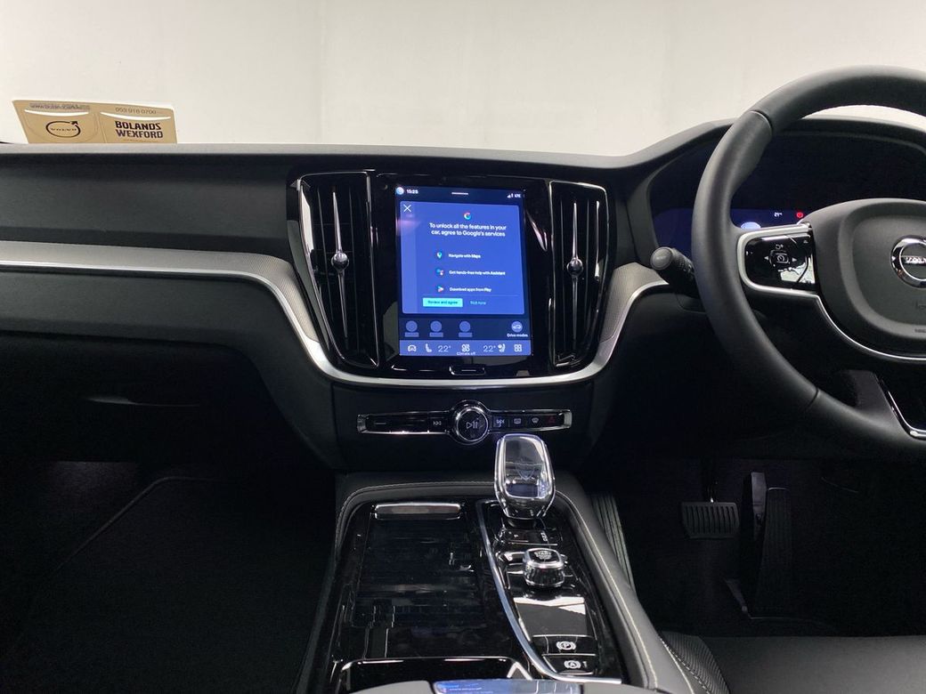 2025 Volvo V60