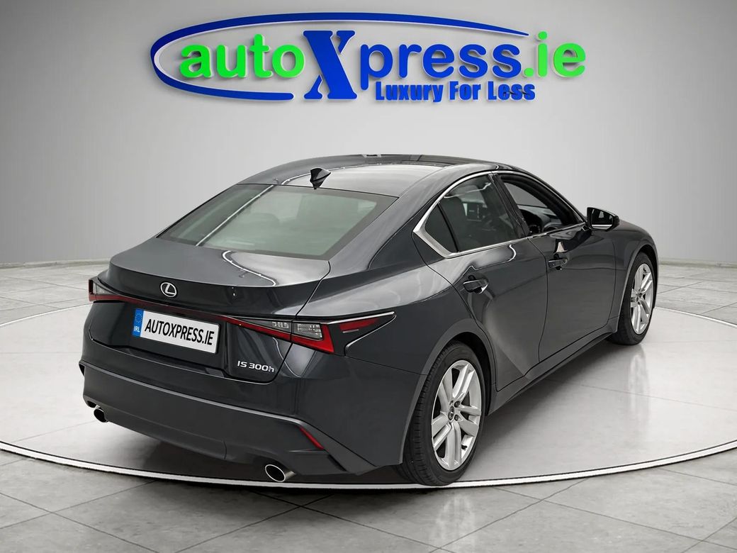 2023 Lexus IS 300h