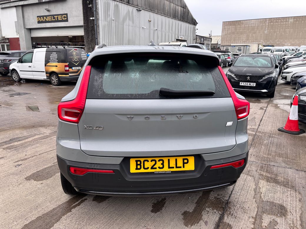 2023 Volvo XC40