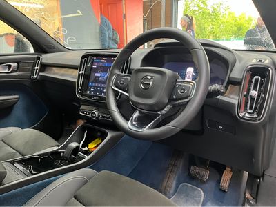 2022 Volvo XC40