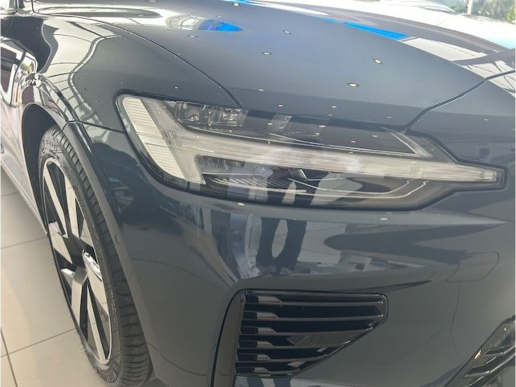 2025 Volvo V60