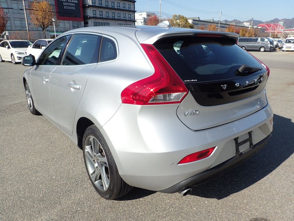 2016 Volvo V40