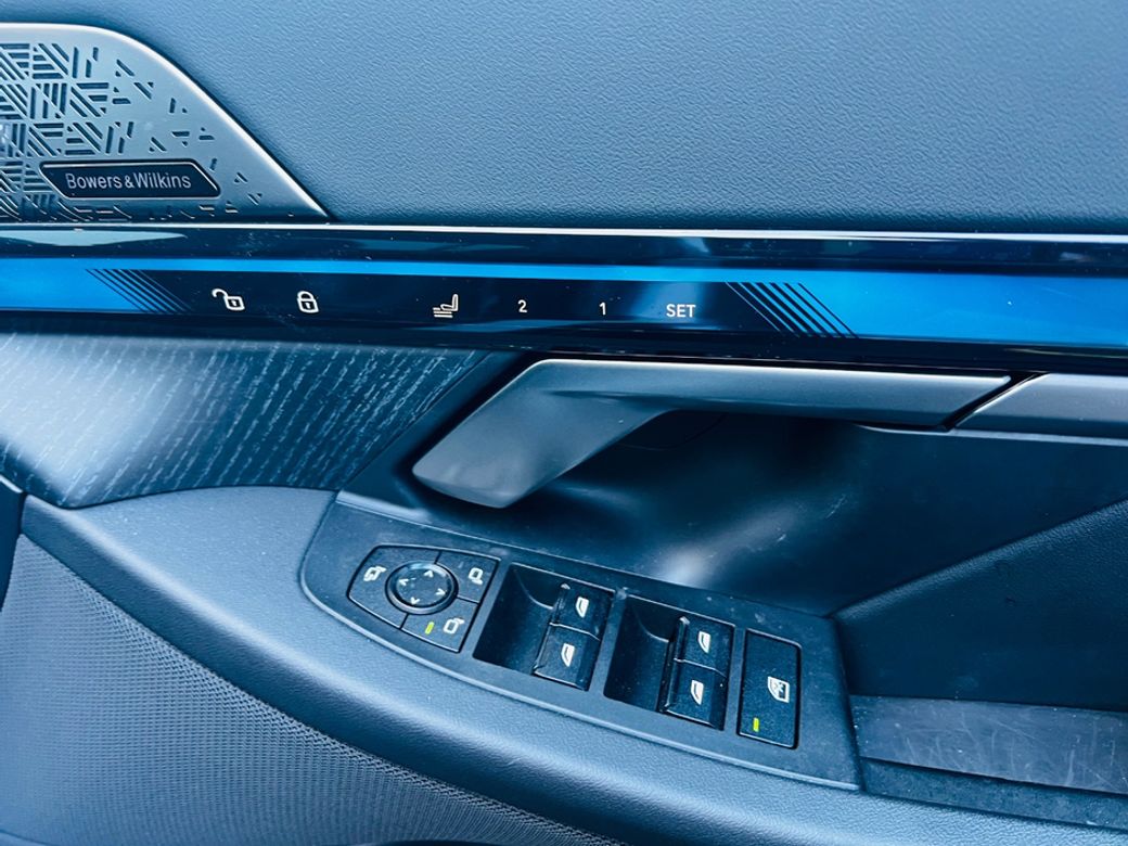 2023 BMW i5