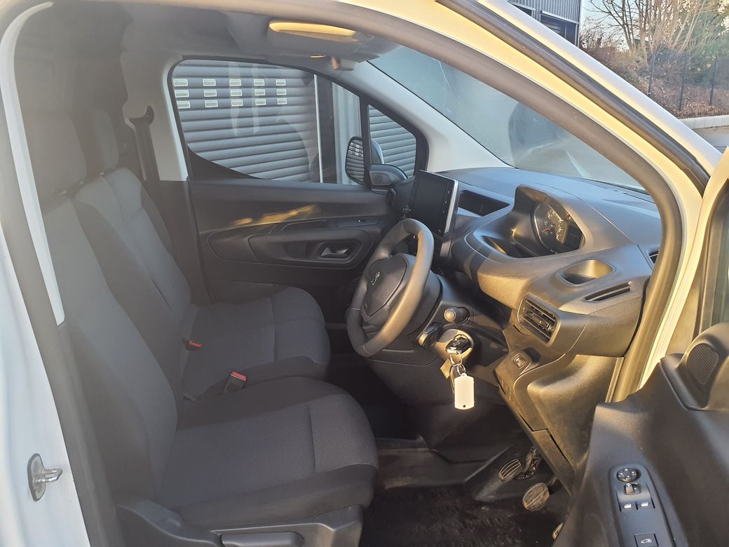 2022 Peugeot Partner