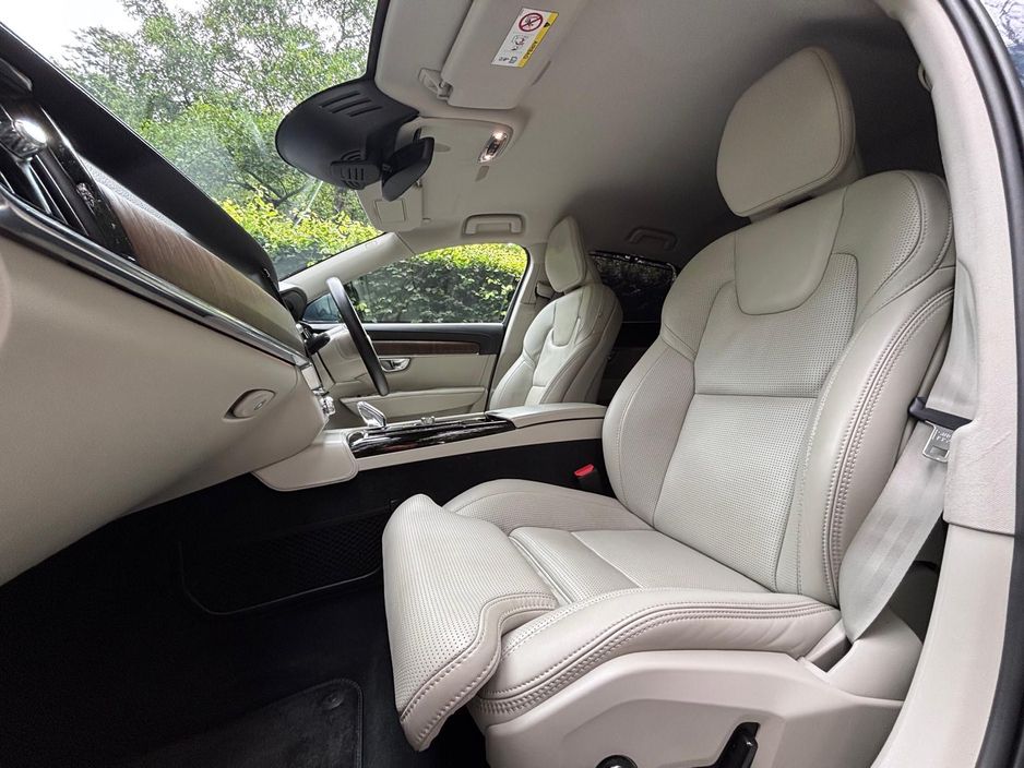 2021 Volvo S90