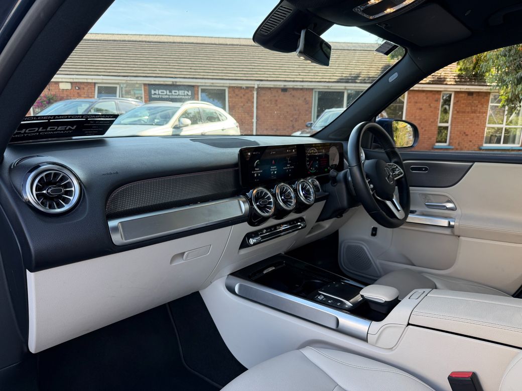 2022 Mercedes-Benz EQB