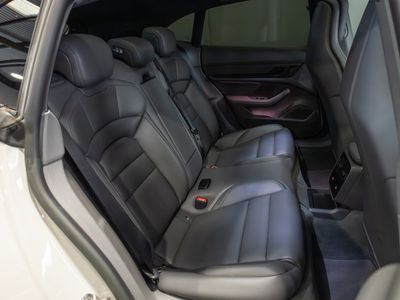 2023 Porsche Taycan