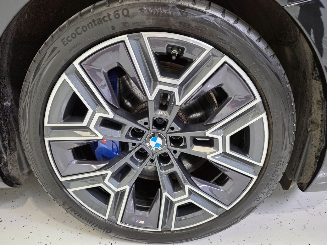 2025 BMW i5