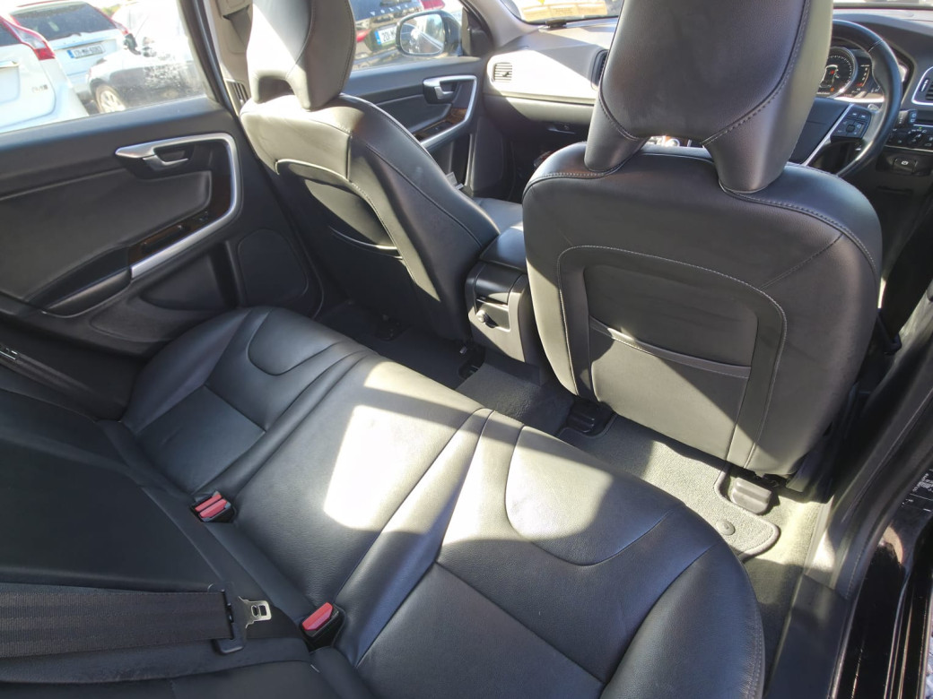 2018 Volvo V60 Cross Country