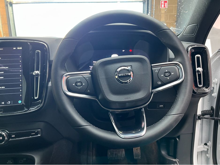 2023 Volvo XC40