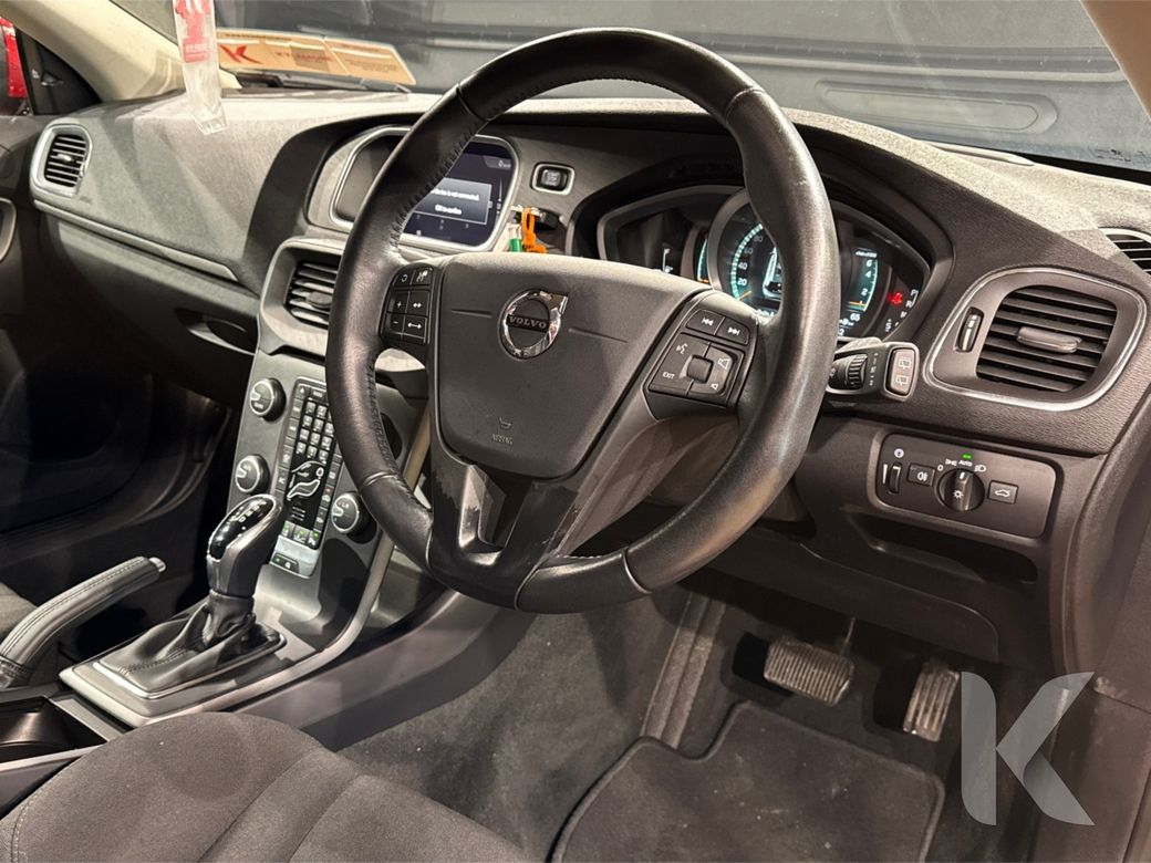 2018 Volvo V40