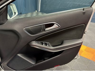 2015 Mercedes-Benz A 180