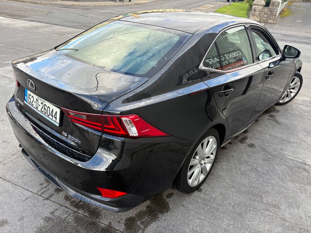 2015 Lexus IS 300h