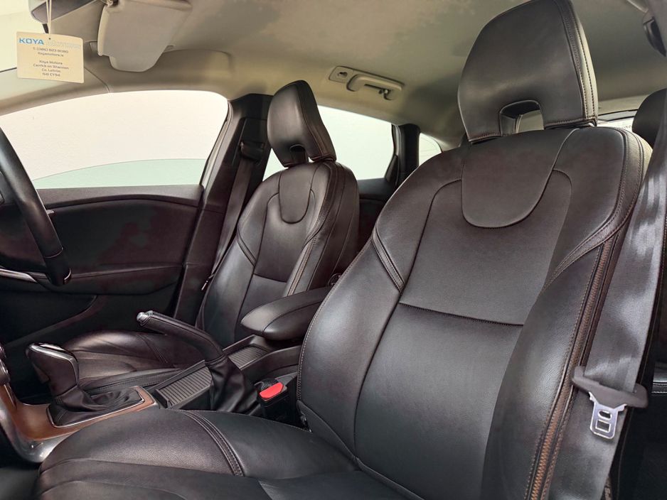 2017 Volvo V40