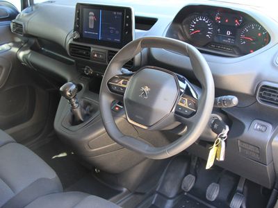 2023 Peugeot Partner